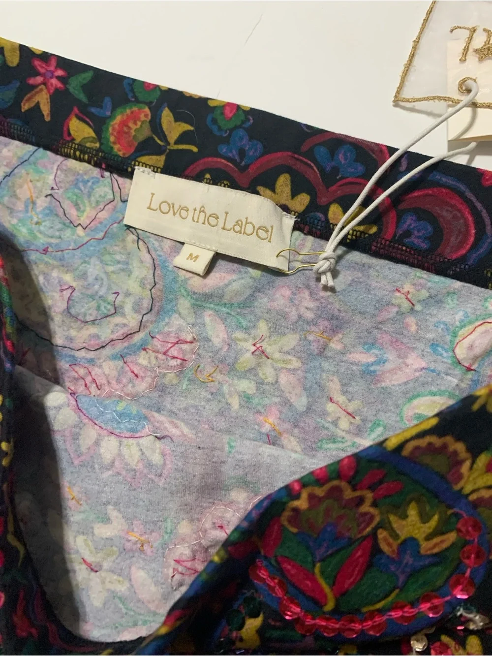 Love The Label Daphne Print Sequin Paisley Mini Skirt NWT - Picture 4 of 12